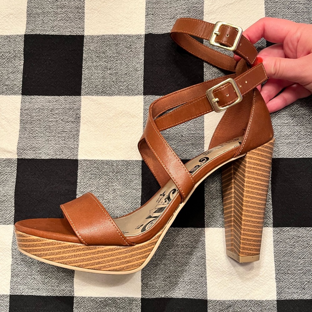 Tan block heel